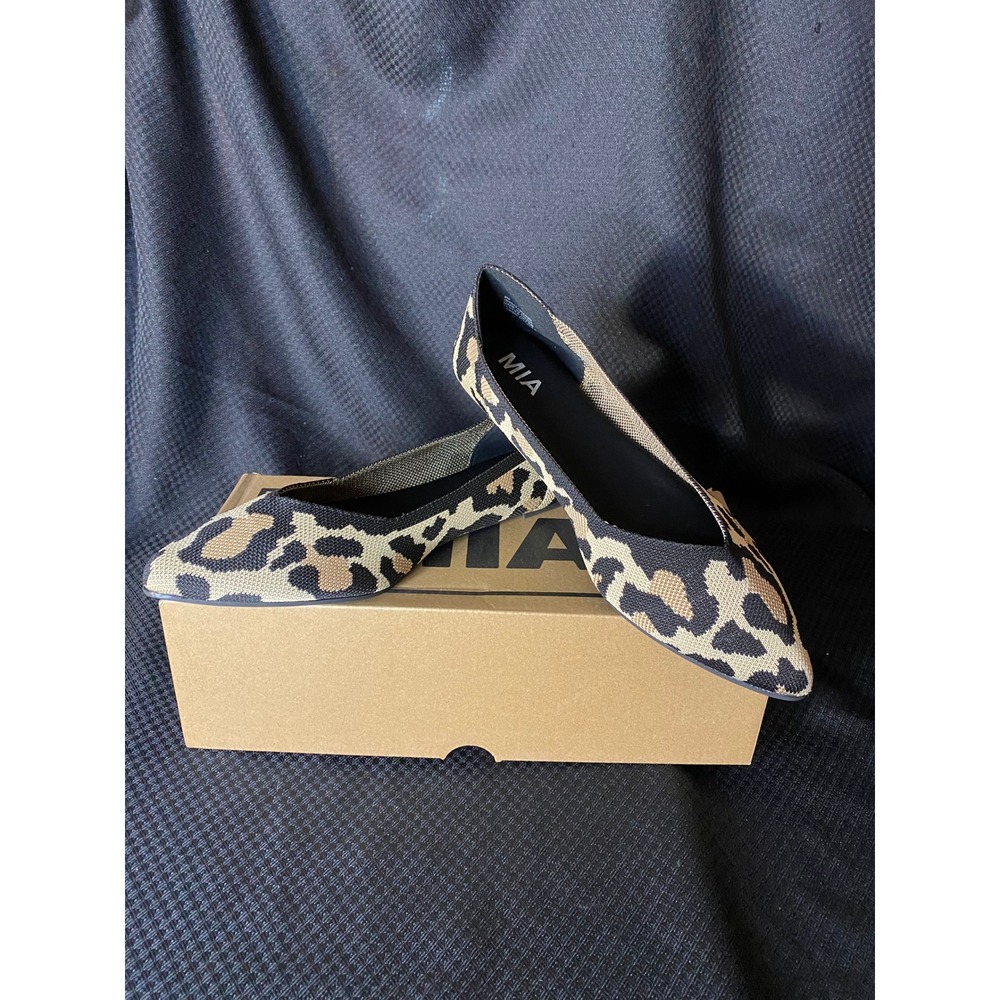 MIA Kerri Leopard Print Knit Pointed Toe Ballet Flats Womens Size 9M New in Box